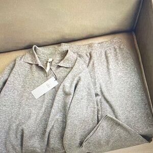 ALO Yoga Heather Gray Lounge Set Size M